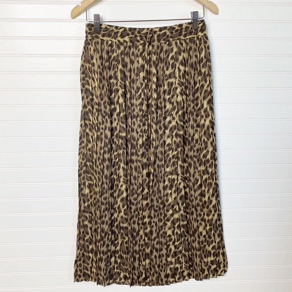 BANANA REPUBLIC Cheetah print pleated maxi skirt